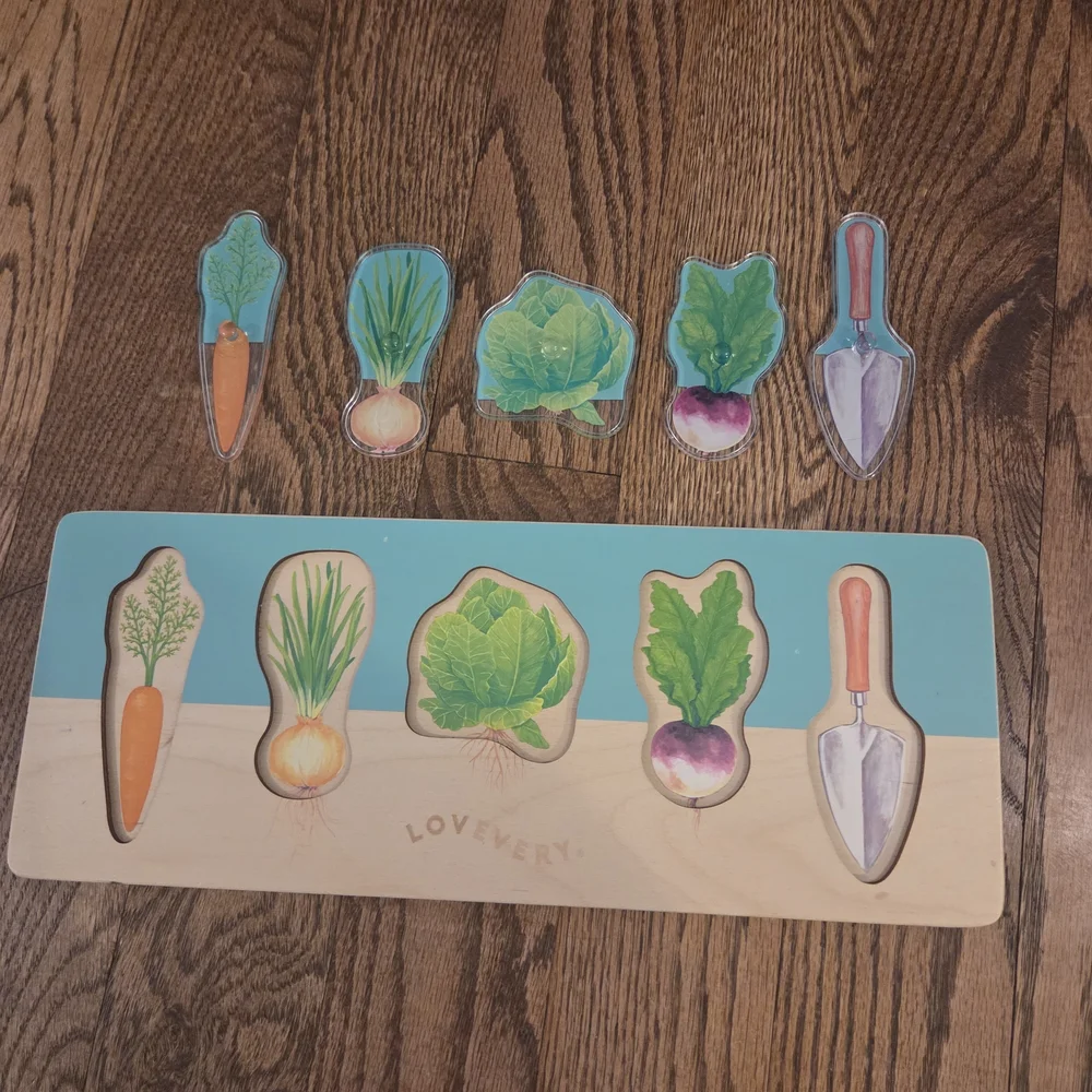 Lovevery - Wooden Community Vegtable Garden Puzzle - Toddler (15-17 Months)